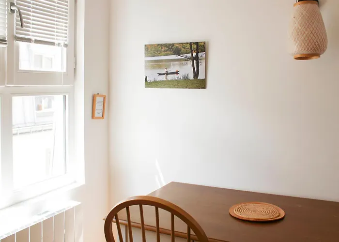 Beautiful Bright Apartment Near The Marais